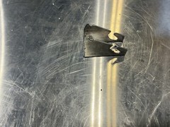 True Bracket, Lid Center Tpp-60/67/93 119 #861551