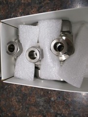 BOX OF 4 SWAGELOK SS-1610-3-12-8 BLOW THROUGH TEE FITTING SS-1610-3-12-8BT