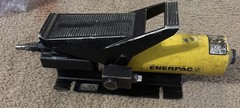 ENERPAC PA133 AIR HYDRAULIC PUMP HAND/FOOT OPERATED 700 BAR/10,000 PSI #2