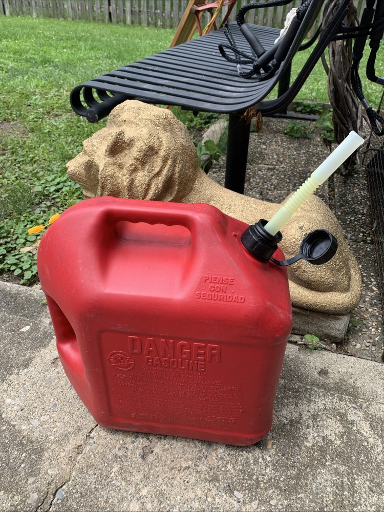 Blitz 5 Gallon Vented Gas Can w/flex spout & Easy Pour Handles