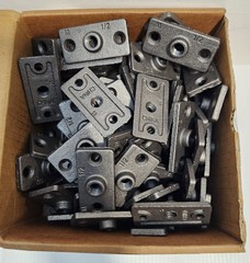 1/2″ PL CEILING FLANGE W/BOLT THREAD SKU: 940 ( ONLY SALE BOX OF 100 PCS )