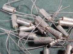 Unknown Make PIO? Capacitors 4.7uf 25V Qty 30 NOS Axial Leads