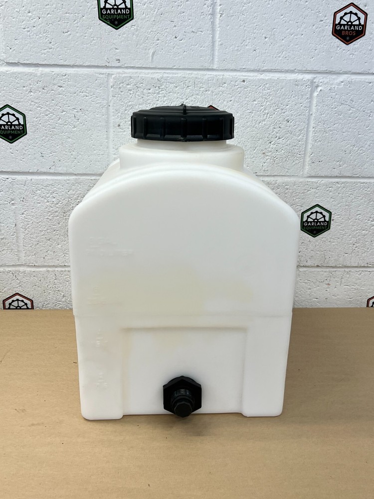Buyer Products 82123879 RomoTech Domed Storage Tank, 8 Gallon, 16”x12”x15”