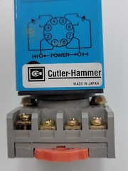Cutler-Hammer TRN1P Electronic Timer 10A 120VAC 0-5 Min with D3PA2 Socket Base