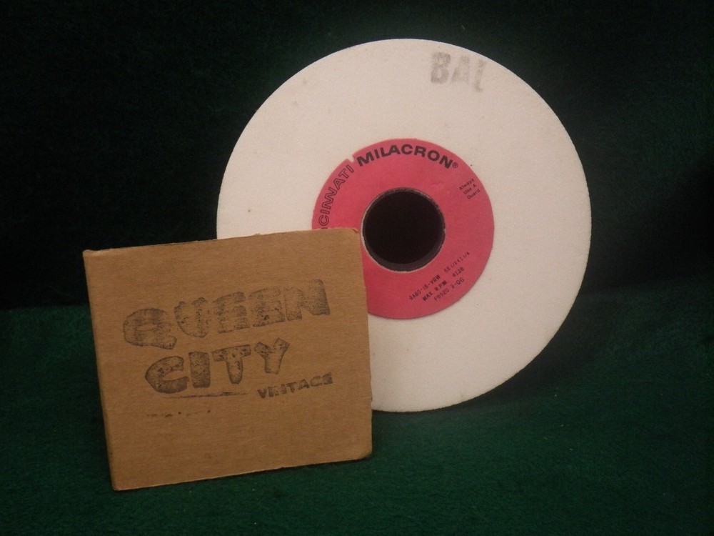 Cincinnati Milacron Grinding wheel 9A80-I6-VRW 6 x 1/2 x 1-1/4″ 4138 RPM