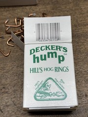 Box of 100 Decker Manufacturing Company ~Decker’s Hump Hill’s No.3 Hog Rings