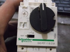 SCHNEIDER GV2-P07 / 1.6-2.5A CONTACTOR MANUAL STARTER MOTOR BREAKER (201)