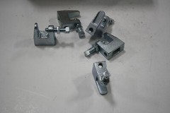 Box of 100 Erico Caddy #300 EZ-Riser Beam Clamp 3/8″ Electro Galvanized 3000037E