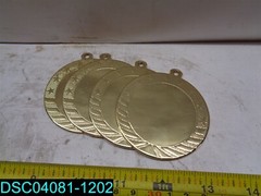 QTY=4: PLAIN GOLD METAL’S WITH STARS AND STRIPES ON THE SIDE’S