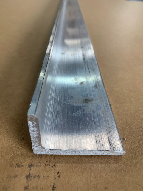 1-1/2″ x 2-1/2″ x 9″ Long x 1/4″ Thick 6061 Aluminum Angle, 1.5″ x 2.5″ x .250″