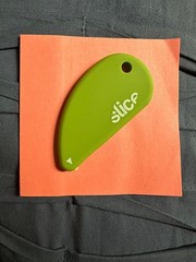Ambidextrous Safety Cutter with Non-Slip Rubber Handle & Built-In Magnet