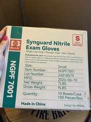 Synguard Nitrile Exam Gloves NGPF-7001 Case of 10 Boxes 1000-Piece Size Small