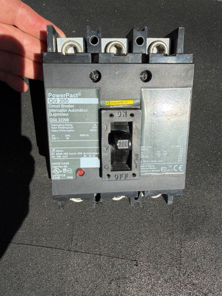 Square D PowerPact QG 200 QGL32200 200A 3P Circuit Breaker * Warranty *