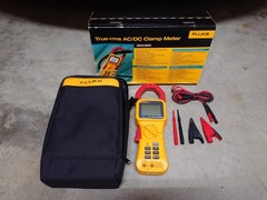 Fluke 355 True-rms 2000A AC/DC Clamp Meter – Excellent Condition, Open Box