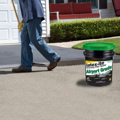 NEW 4.75 Gal. Airport Grade Asphalt Driveway Filler Sealer One-Coat Formula