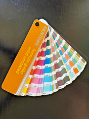 Pantone 2001 Color Formula Guide Solid Uncoated Pantone Colors 1st Edt.