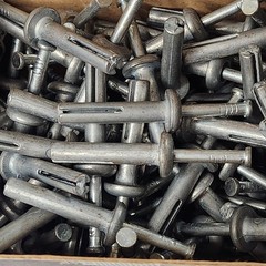 1/4 x 1-1/4″ Hammer Drive Anchors US Anchor H1412 Box of 100 pcs