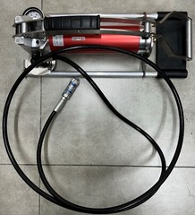 INTERCABLE FPI70S Foot Operated Hydraulic Pump, 700bar W. Pressure Gauge,3M Hose