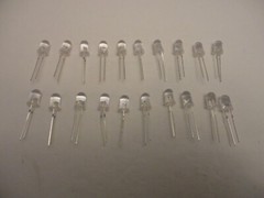 20Pcs Pack 5mm White LED Light Emitting Diodes Clear Color Bulb Focus Signal DIY
