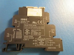 IDEC RV8H 6-24 VAC, Interface Relay Input With RV1H-G-D24 Coil Relay