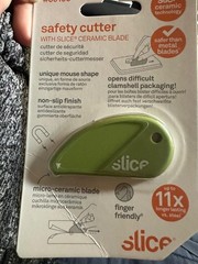 Ambidextrous Safety Cutter with Non-Slip Rubber Handle & Built-In Magnet