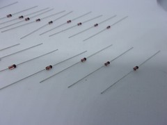 20 Pcs Pack Lot Silicon Planar Zener Diodes 1/2W 0.5W DO-35 Package DIP – 6V2