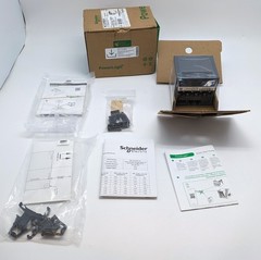 Schneider Electric PowerLogic PM8000 Standard Power Quality Meter (METSEPM8240)