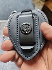 DeSantis U29BJZZZ0 Teardrop Badge Holder w/ Neck Chain – Black – Ambidextrous