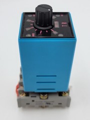 Cutler-Hammer TRN1P Electronic Timer 10A 120VAC 0-5 Min with D3PA2 Socket Base