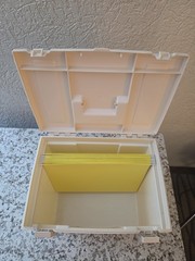 Vtg Rubbermaid Portable File Folder Carry Case Storage Box Almond Hard Shell