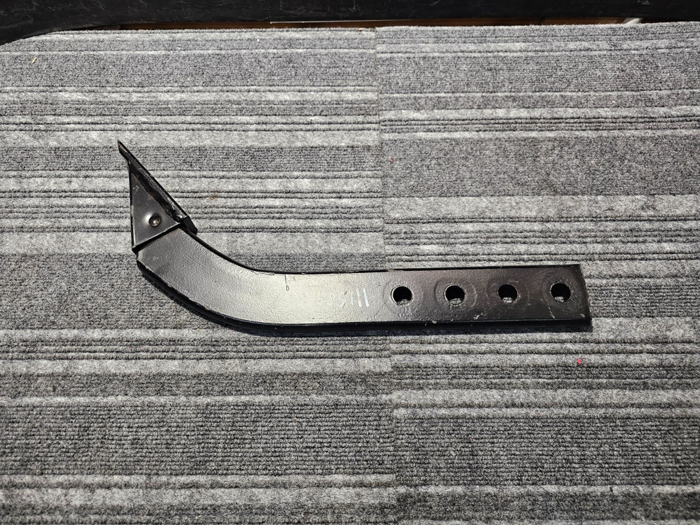 (QTY 2) Box Blade 20-inch Ripper Shank 4 Hole Box Scraper Shank, Black