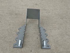 Sandbaggy Face Mount Joist Hanger for 2×6 and 2×8 Nominal Lumber (Galvanized)
