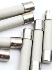 Box of 100 Bussmann MDA5 250 Volt 5 Amp Slow Blow Ceramic Fuses 1/4″ x 1-1/4″