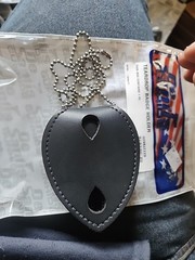 DeSantis U29BJZZZ0 Teardrop Badge Holder w/ Neck Chain – Black – Ambidextrous