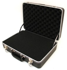 1705 – PLATT LUGGAGE – LIGHT DUTY ABS CASE – Interior Dimensions (L x W x D): 17