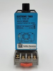 Cutler-Hammer TRN1P Electronic Timer 10A 120VAC 0-5 Min with D3PA2 Socket Base