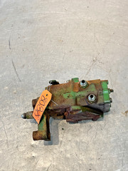 1967 John Deere 4020 Tractor Hydraulic Valve Block R27492R