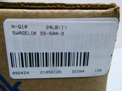 Box Of 100 Swagelok SS-600-3 Stainless Union Tee 3/8in Tube