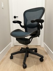 Herman Miller Aeron Classic Desk Chair | | Size B | Rare Emerald | 9.5/10