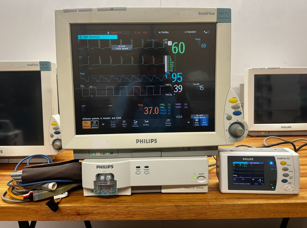 Philips IntelliVue MP70 Monitor w/ G5 Gas & X2 Transport ECG NIBP IBP SpO