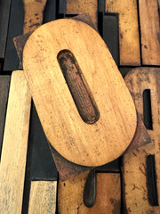 Large WOOD Number 0 or Letter O Tall Antique Letterpress Print TYPE 6-5/8″H