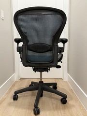 Herman Miller Aeron Classic Desk Chair | | Size B | Rare Emerald | 9.5/10