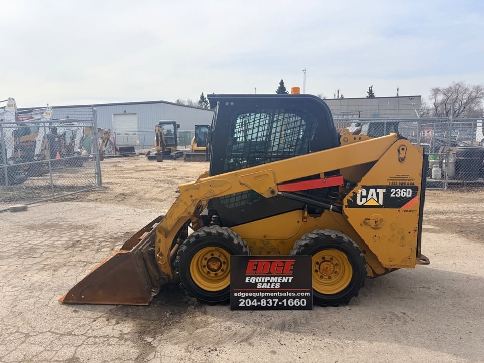 2015 CATERPILLAR 236D SKID STEER LOADER-BOBCAT, KUBOTA ETC