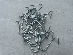 Sandbaggy T-Posts Wire Clips | Galvanized Rust Resistant Steel Fence Clips