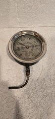 Vintage UnIted States Heater Company Altitude Meter Gauge 0-70 5″x2″