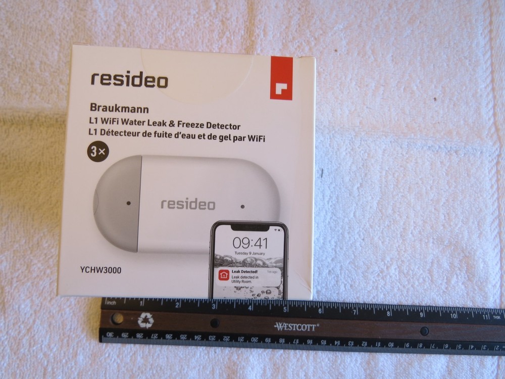NEW RESIDEO [HONEYWELL] 3-PACK YCHW3000W3003 WIFI WATER LEAK & FREEZE DETECTOR