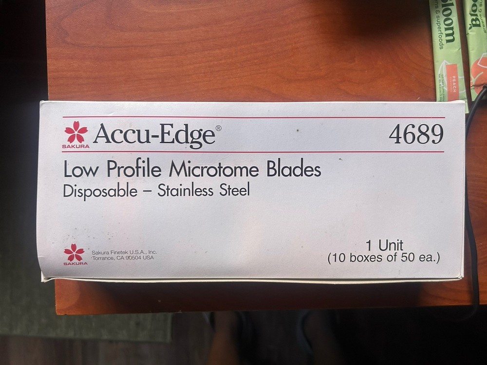 Sakura Accu-Edge 4689 Low Profile Microtome Blades – Case of 10 Boxes 500 Total