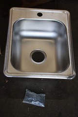 Dayton D117211 – 17″x21-1/4″ x 6-1/2″ 1-Hole 1-Bowl Stainless Steel Kitchen Sink