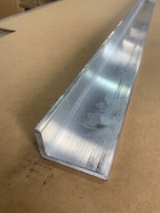 1-1/2″ x 2-1/2″ x 9″ Long x 1/4″ Thick 6061 Aluminum Angle, 1.5″ x 2.5″ x .250″