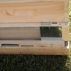 Stoney Acres Robbing Screen for Beehive, Fits 10-Frame Langstroth Hives